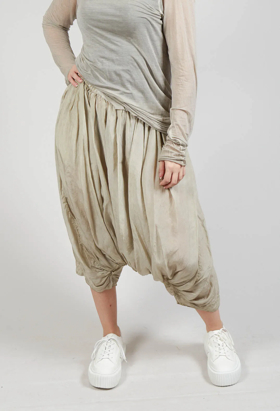 Balloon Trousers in Straw Cloud