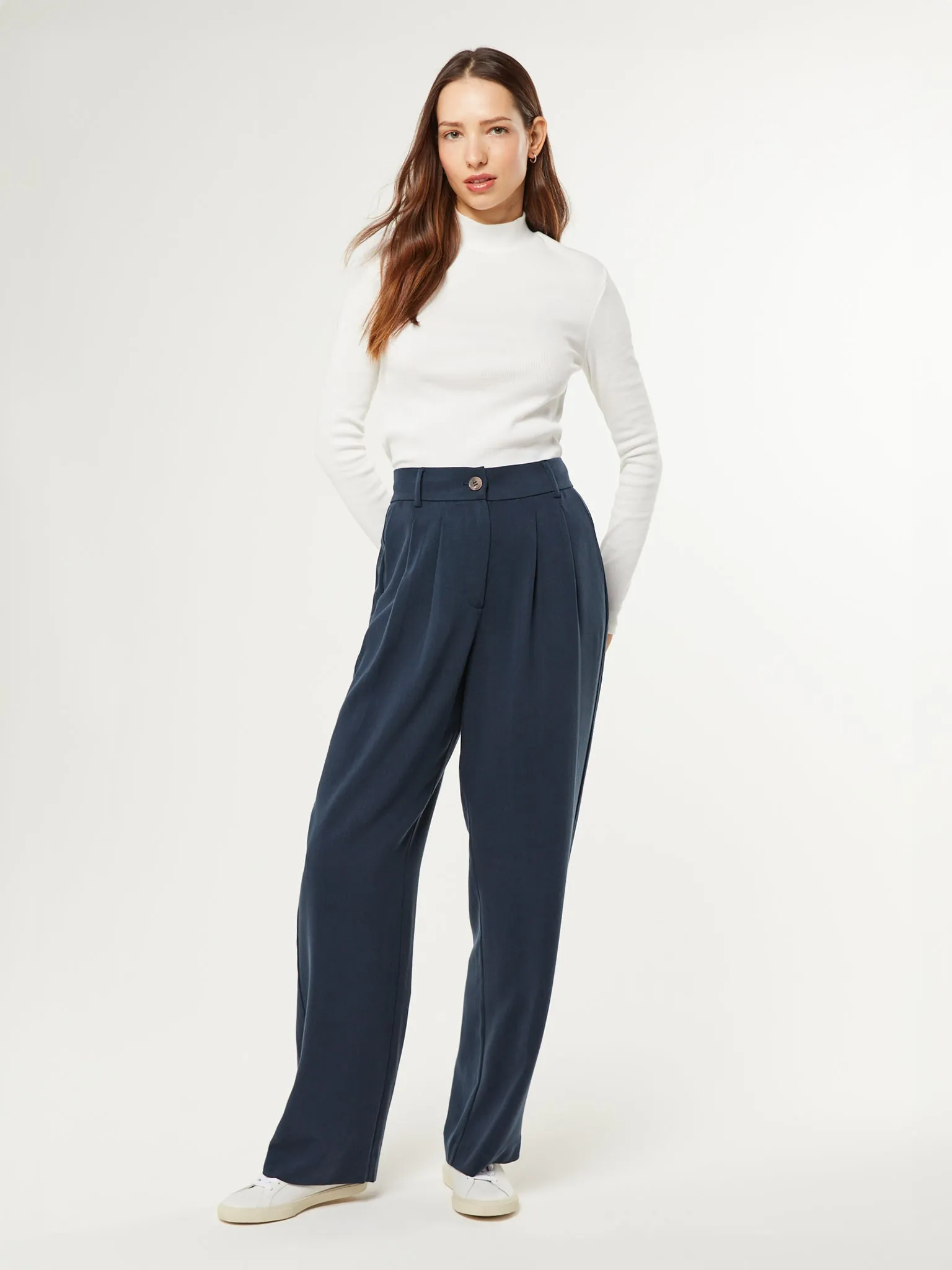 Cinnamon Straight Leg Trousers in Navy