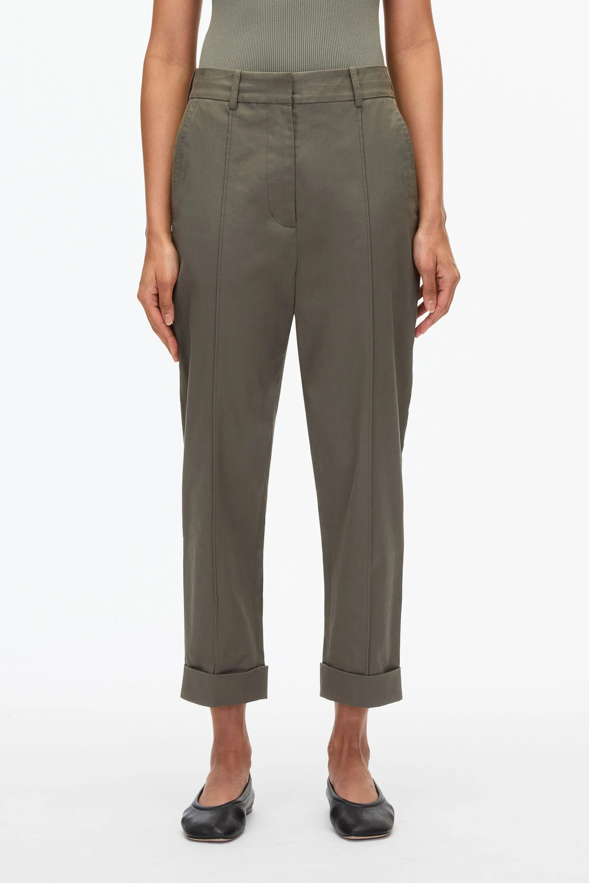 Cropped Carrot Trousers