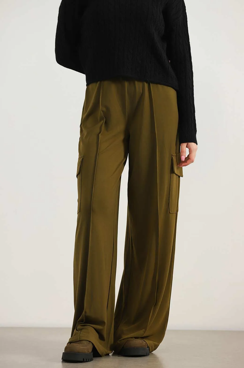 FLOWY CARGO PANTS