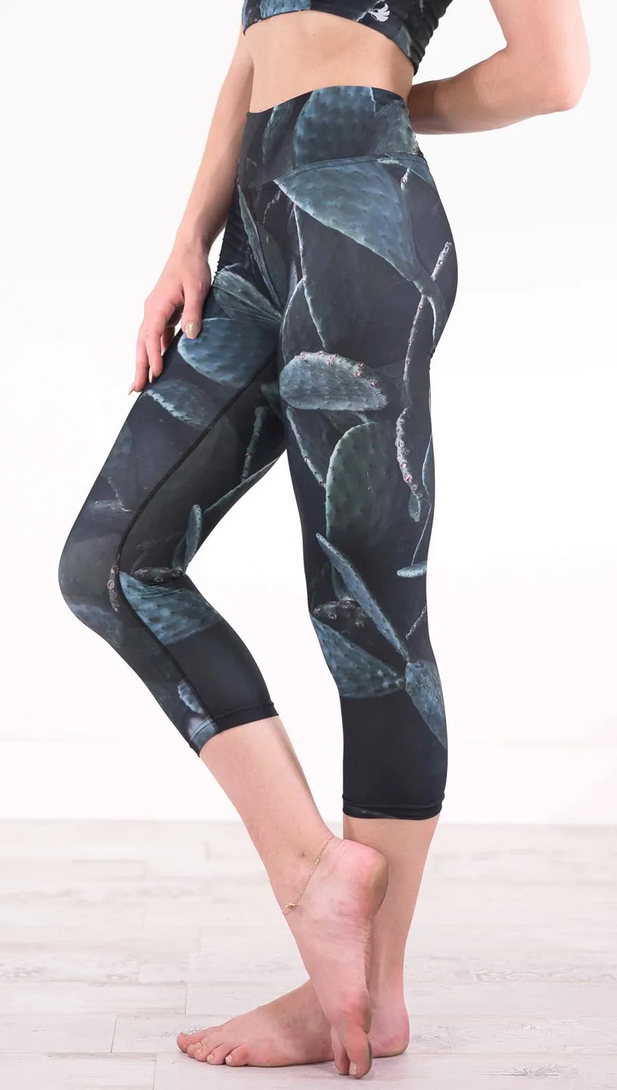 Prickly Pair - Triathlon Capri Leggings