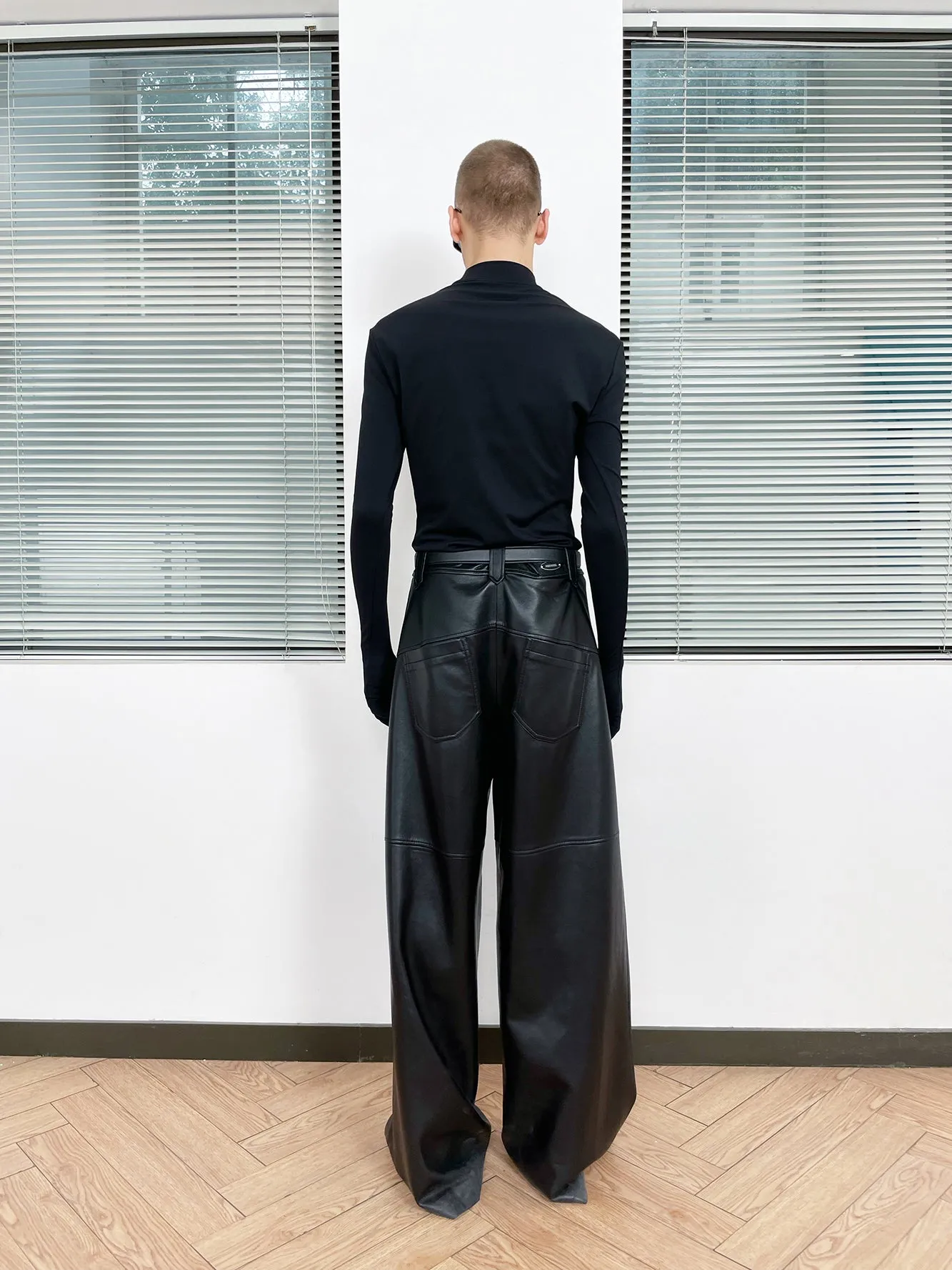 Silhouette pants