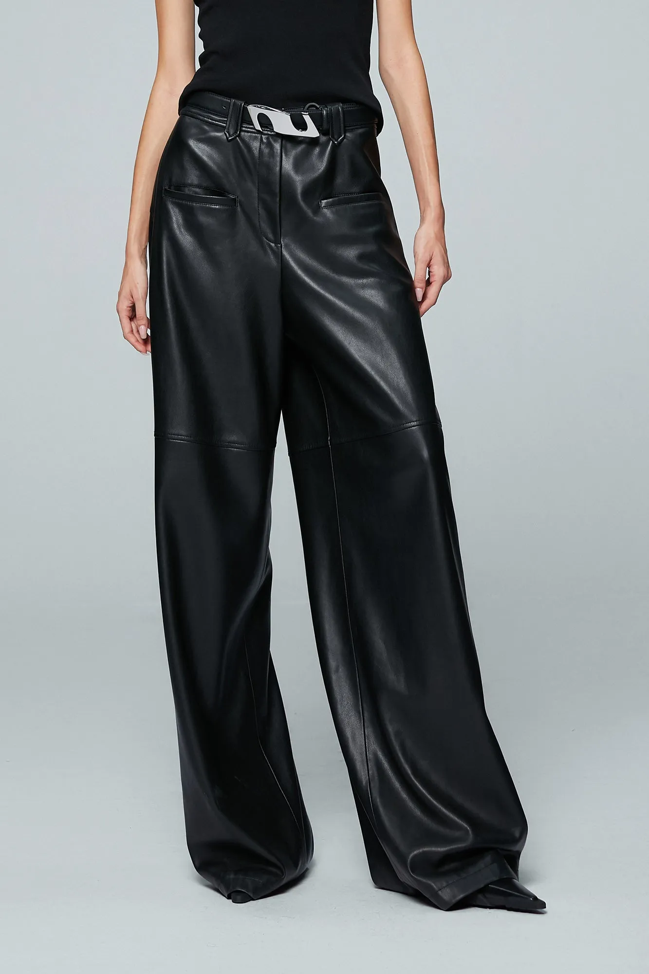 Silhouette pants