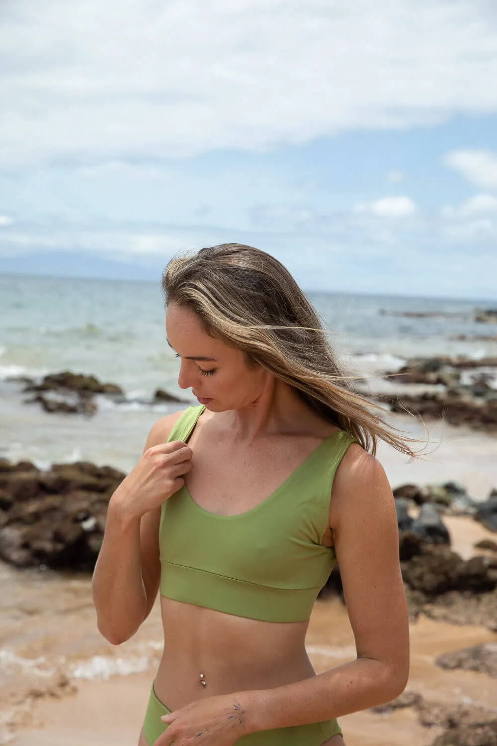 The Sport Scoop Top - Matcha Green