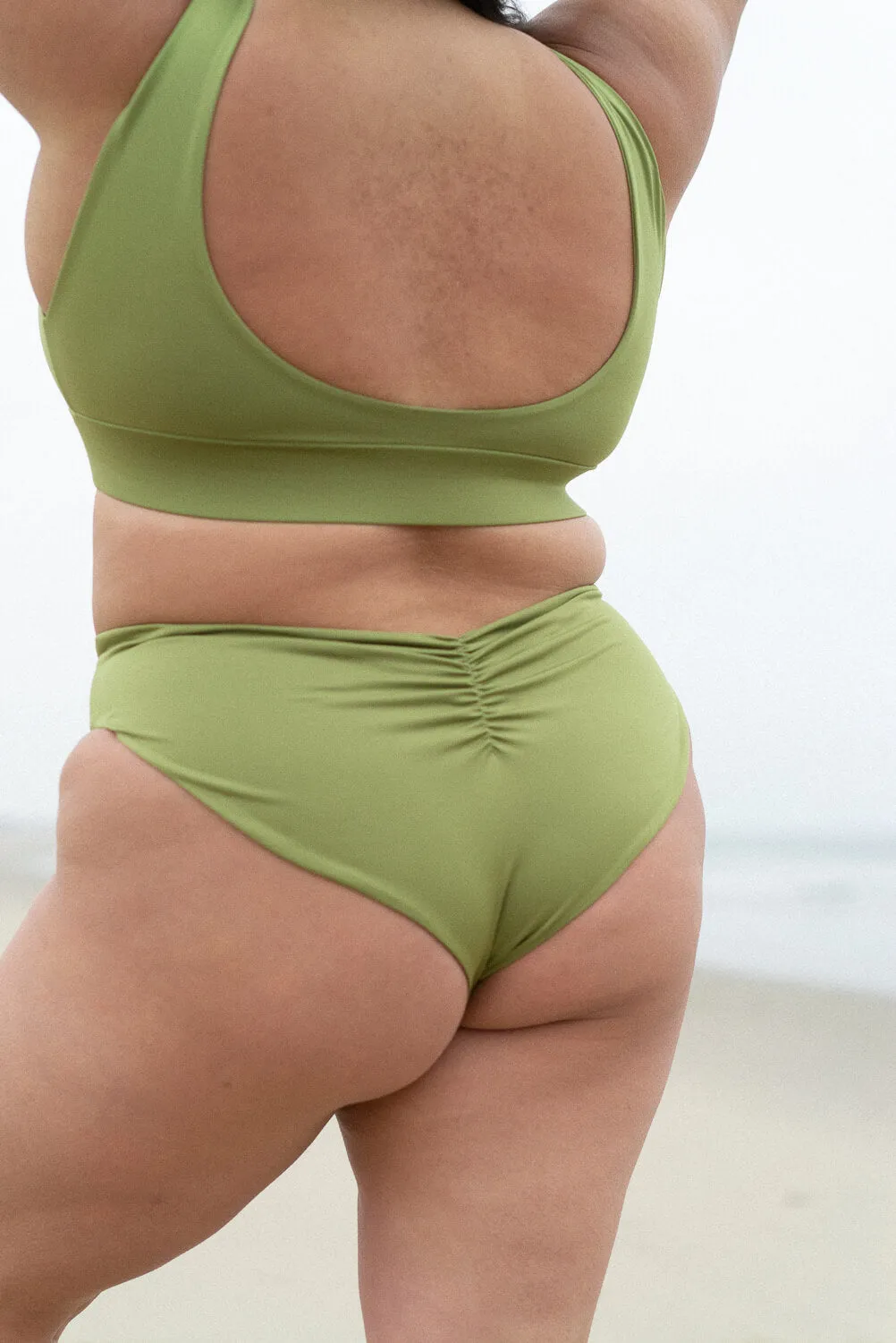 The Sport Scoop Top - Matcha Green